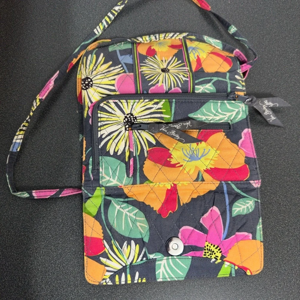 Floral Quilted Women's Clutch - Picture 7 of 7